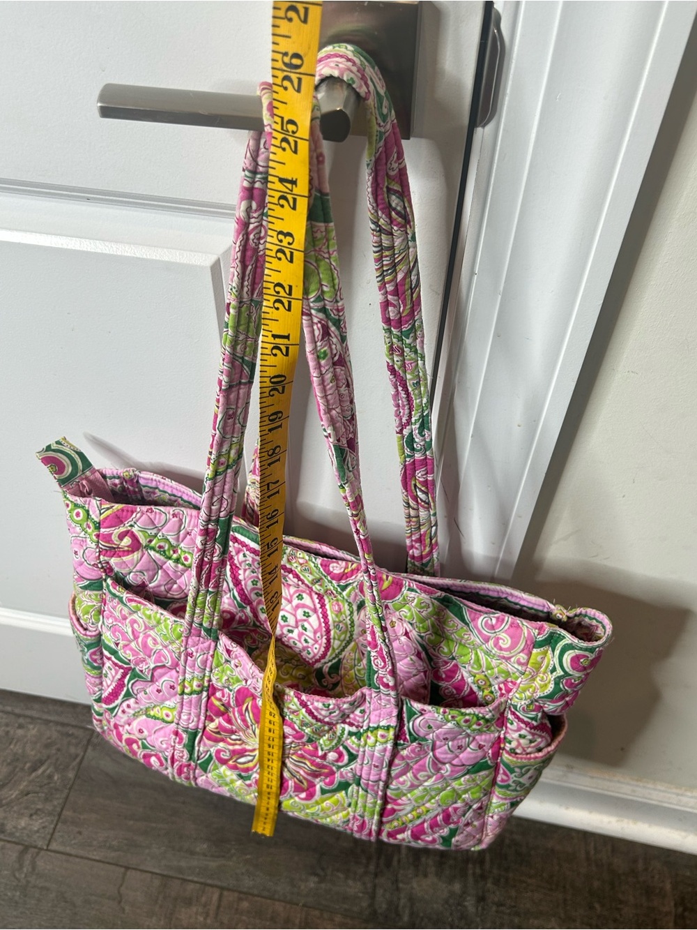 Vera Bradley Retired Rare Pinwheel Pink Super Tote 16H x 18W x 8D - Picture 9 of 10